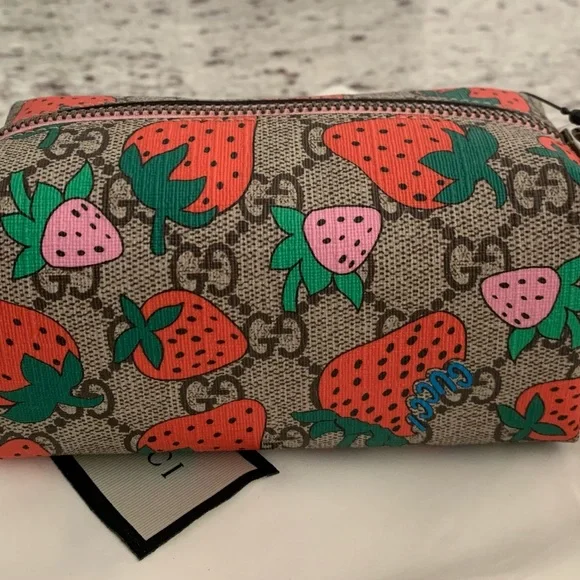 New Gucci GG logo strawberry makeup cosmetic bag case Pouch Authentic!!